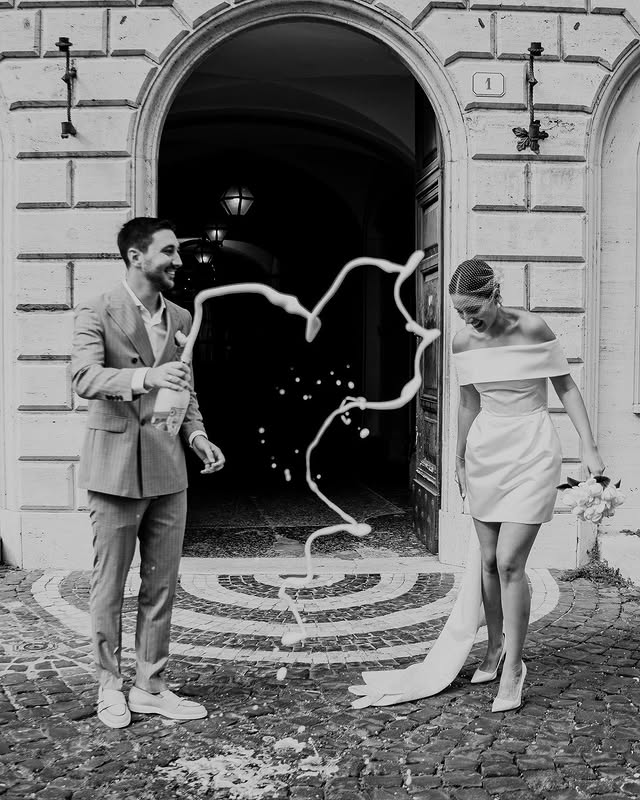 Princess Short Wedding Dress Women 2025 Off The Shoulder Strapless Open Back Satin Simple Bridal Gown Vestido De Noiva Customized