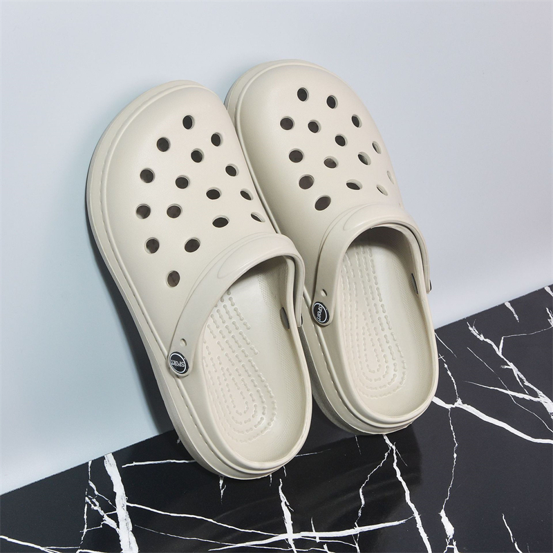 free shipping 2025 Summer New Beach Shoes for Men Casual Breathable Lightweight Sandals Outdoor Slippers black white blue