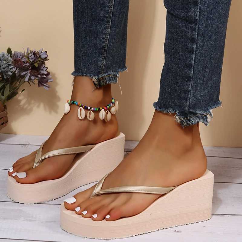 New Arrival Summer Wedge Flip Top Womens Fashion Toe Clamp Platform Sliding Block Womens Lightweight Thick Bottom Non slip Beach Sandals T250108