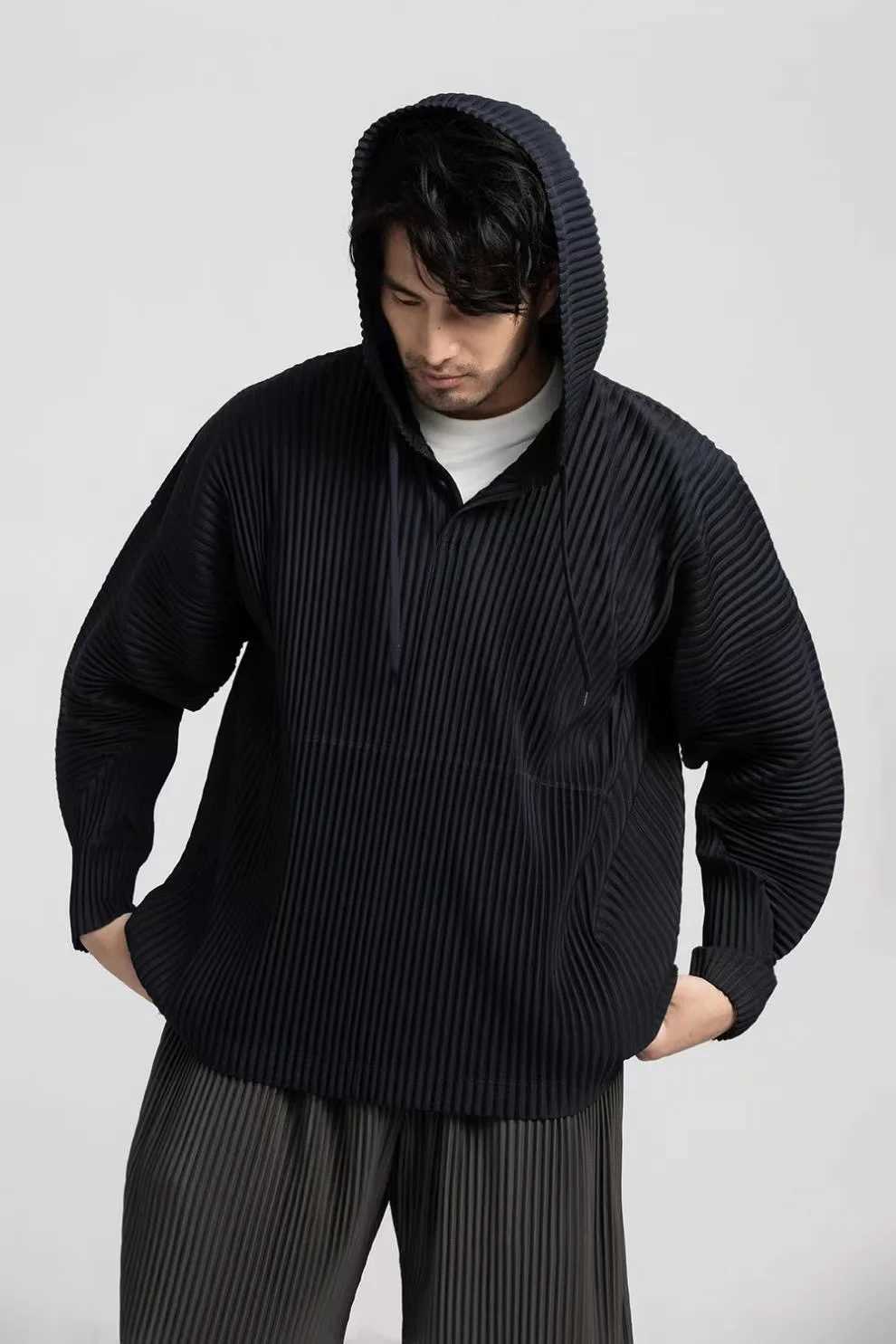Miyake pleated mens hoodie black hoodie solid color jacket breathable loose brushed casual top W250108