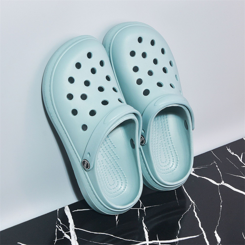 free shipping 2025 Summer New Beach Shoes for Men Casual Breathable Lightweight Sandals Outdoor Slippers black white blue
