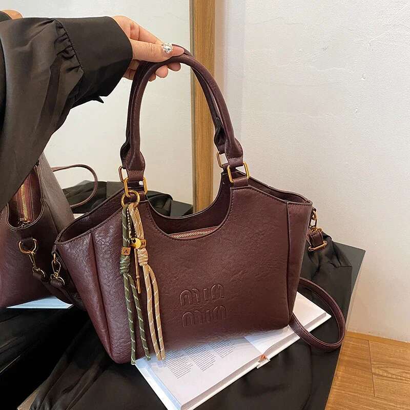 2025 New Popular Tassel Handbag Capacity Women's Quality Shoulder Bag Designer Large Chain Crossbody Bag
