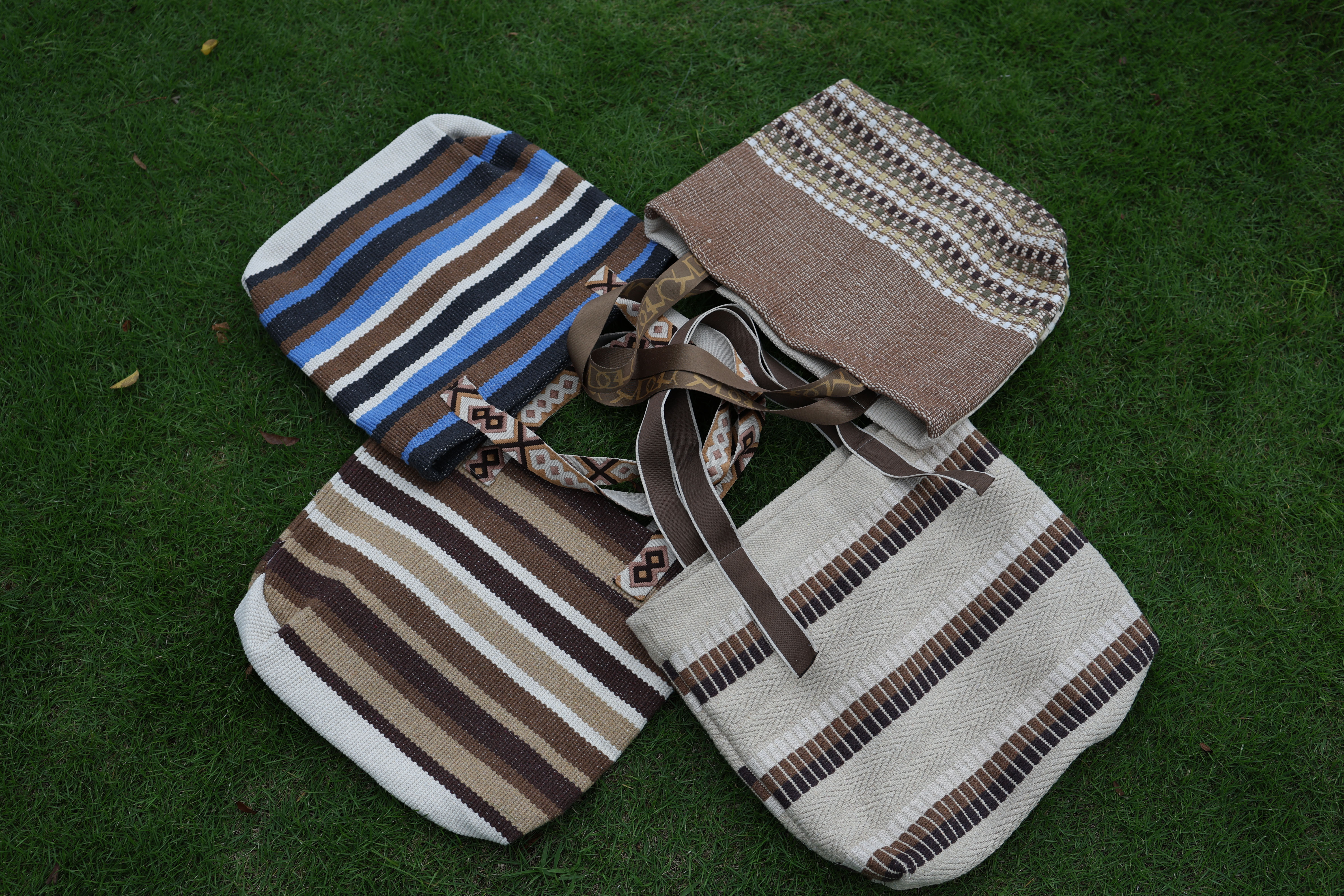 Classic Handcrafted Linen Crossbody Purse with Natural Finish