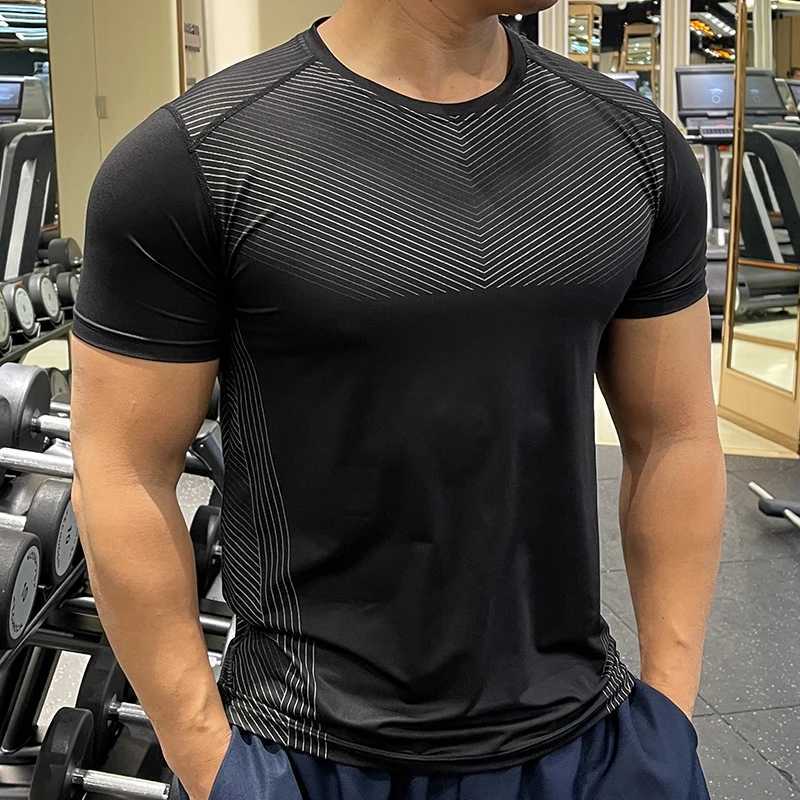 Mens Summer O-neck Short sleeved Top Quick drying Sports T-shirt Mens Fitness Training T-shirt Fitness Running T-shirt M250108