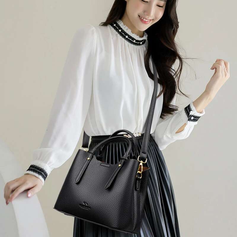 2024 Fashion Handbag For Women Classic Leather Hand Bags Shoulder Designer Large Tote Ladies Crossbody Bag Female Sac