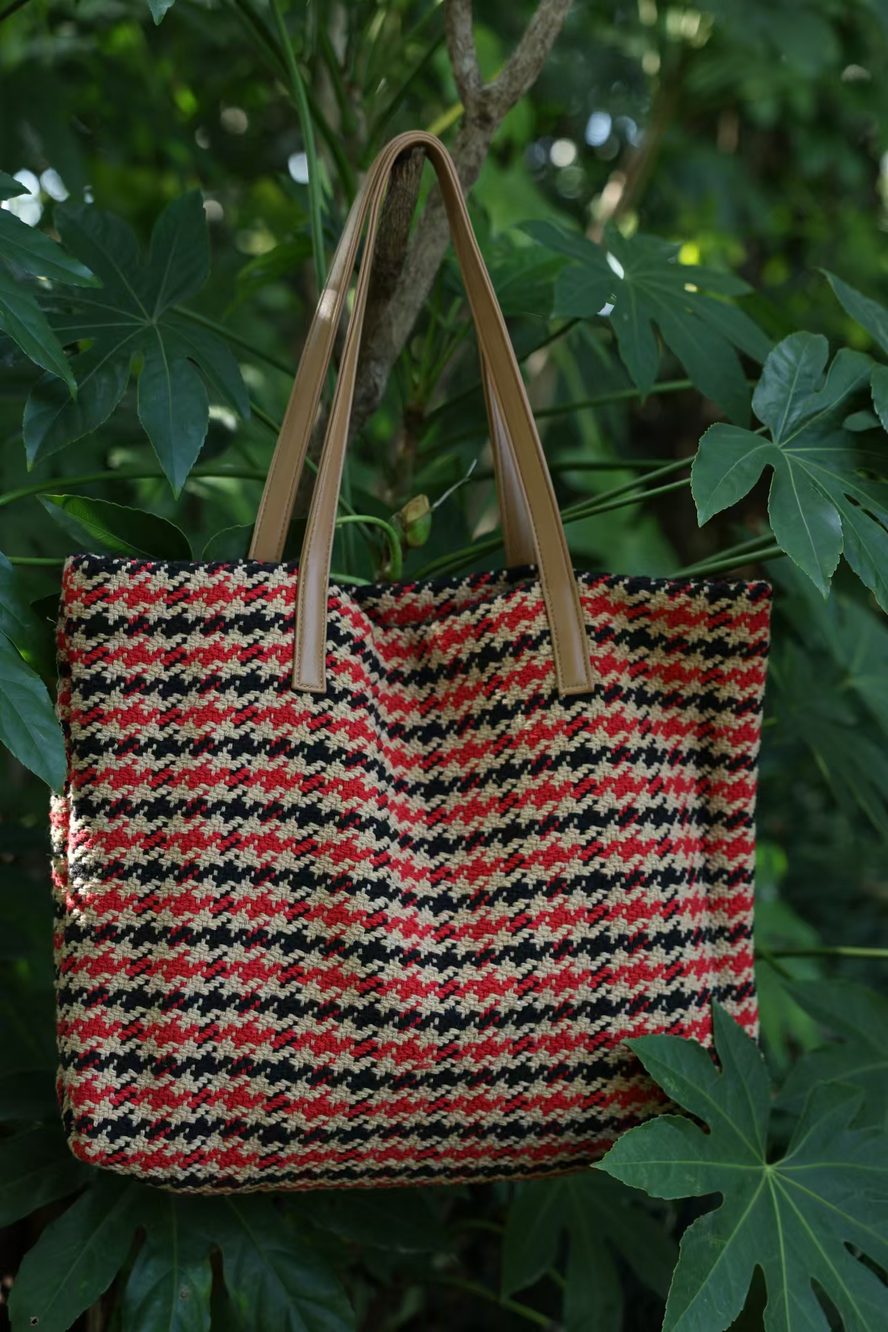 Elegant Vintage-Style Woven Linen Shoulder Bag - Perfect Accessory