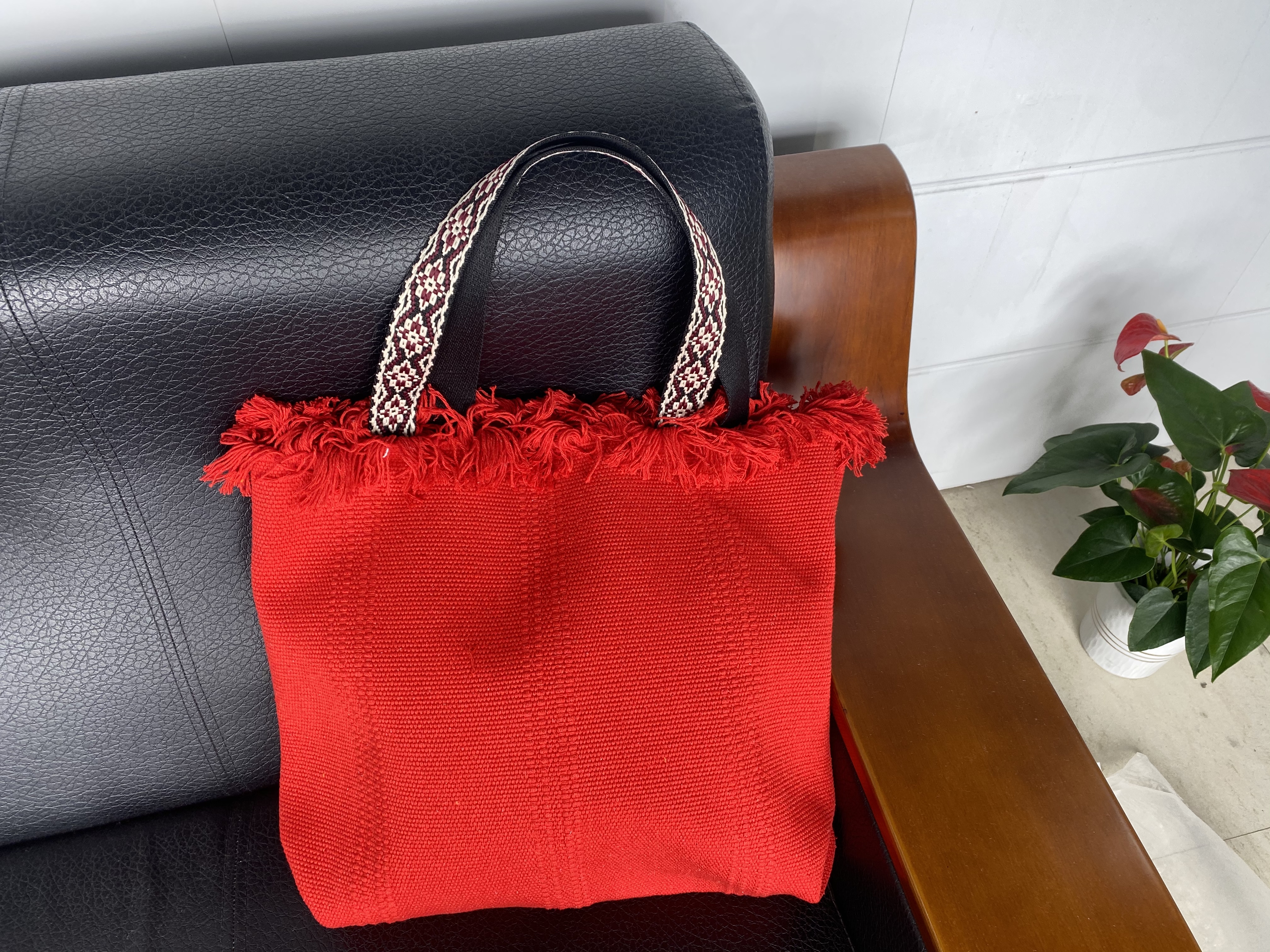 Vintage Handcrafted Linen Shoulder Bag for Everyday Use