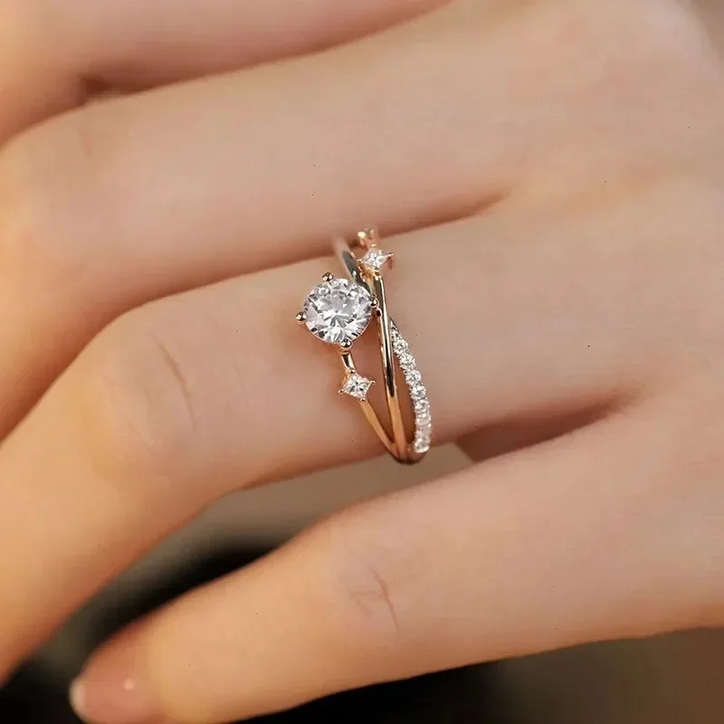 selling high quality Star track womens ring Fashion light n open womens jewelry 250106