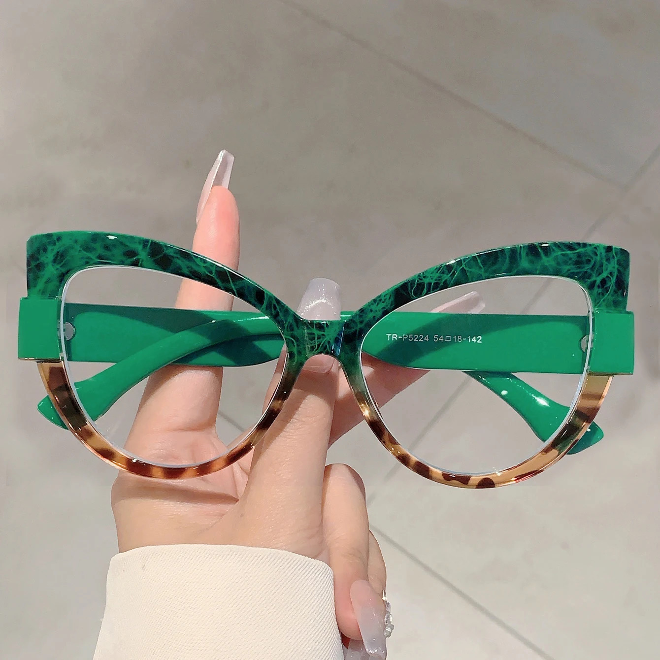 KAMMPT Butterfly er Trends Frame Multicolor Non-prescription Women Eyewear Fashion Decoration Glasses for Lady 250107
