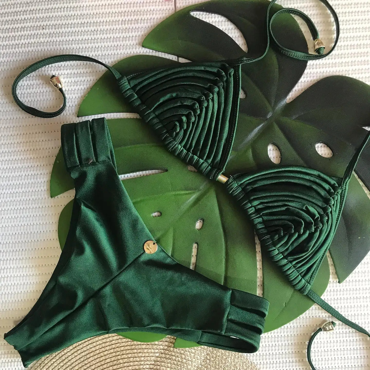 Comfortable Brazilian G-String Swimwear Bandage Stripes Trim Halter Female Bikini Set 2024 Fashion Chest Pad Beachwear250107