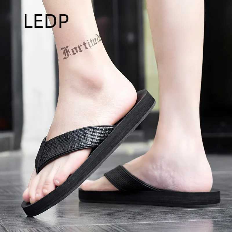 New Arrival Mens summer sandals casual fashion leather flap breathable luxury designer product T250108