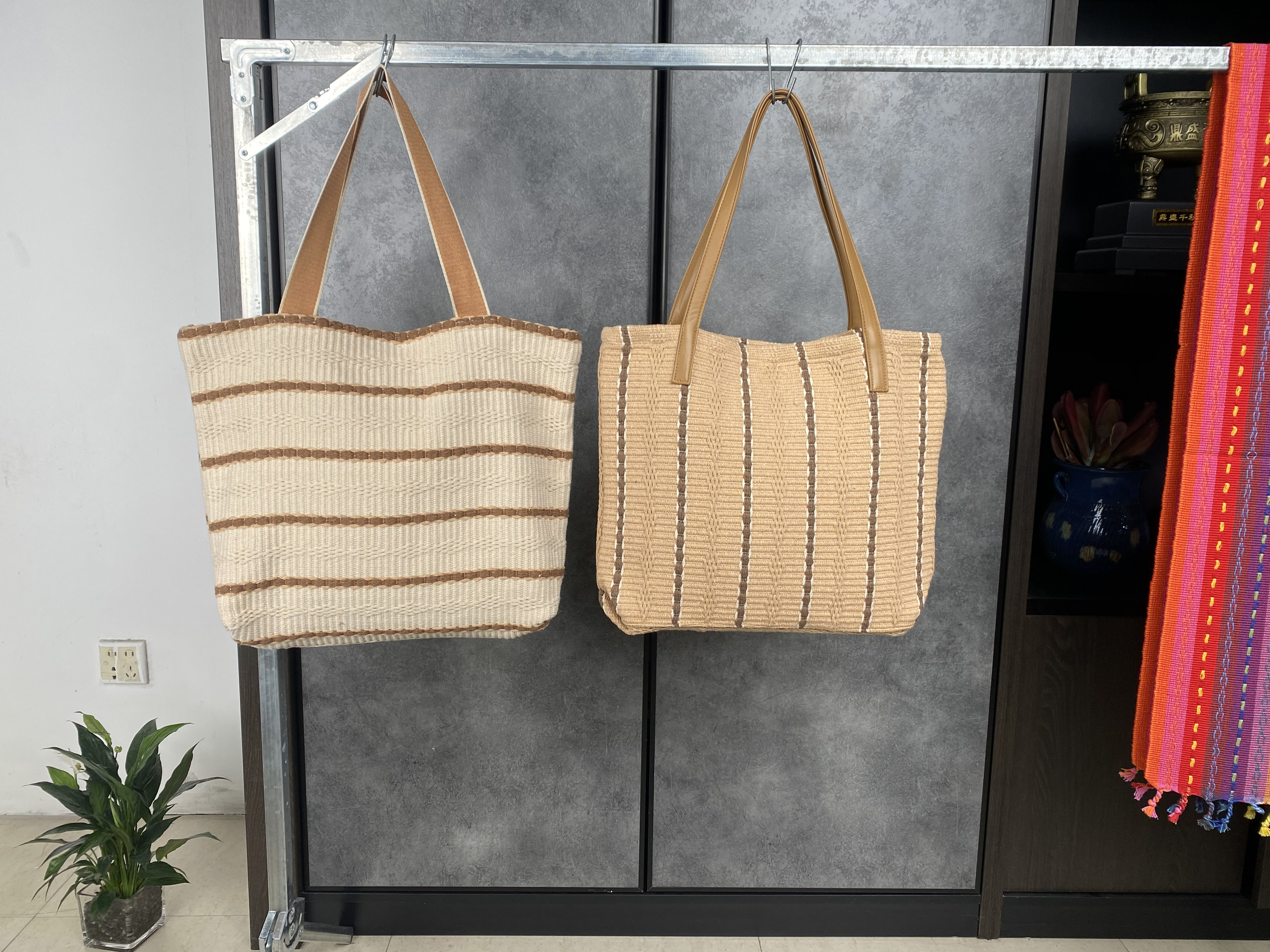 Classic Knitted Linen Messenger Bag - Durable Eco-Friendly Design