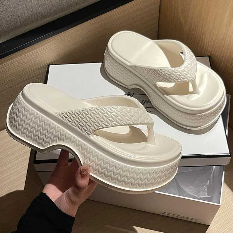 New Arrival Summer womens platform flip up home anti slip comfortable soft shower slider outdoor beach flip up high-heeled womens sandals T250108