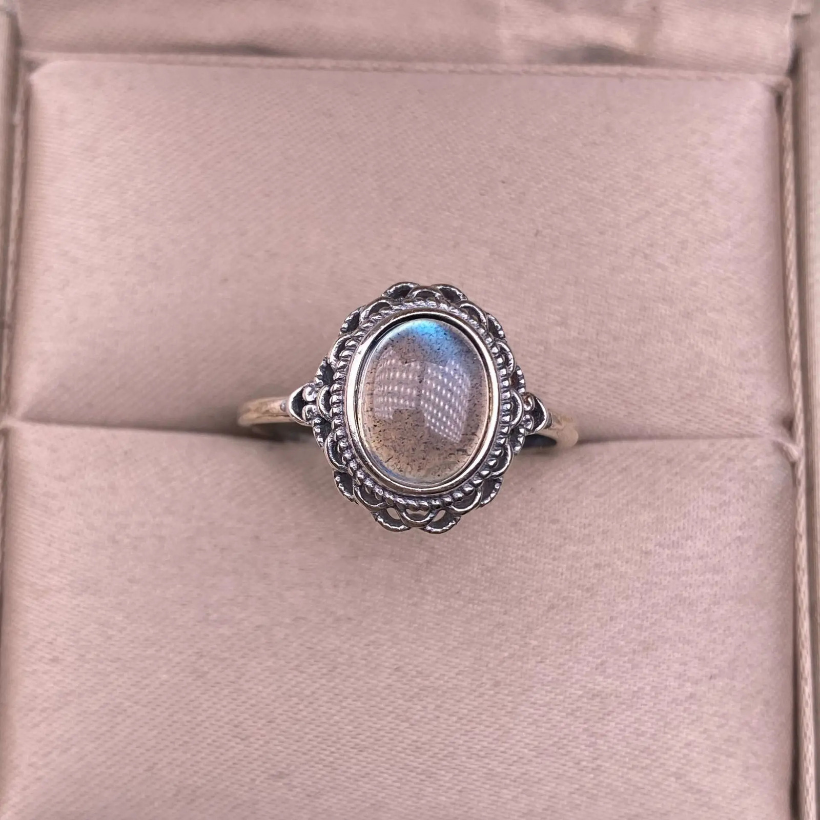 Natural Moon Stone Ring s925 Silver Vintage Hollow Exquisite Pattern Womens Ring Party Jewelry Accessories Valentines Day Gift 250106