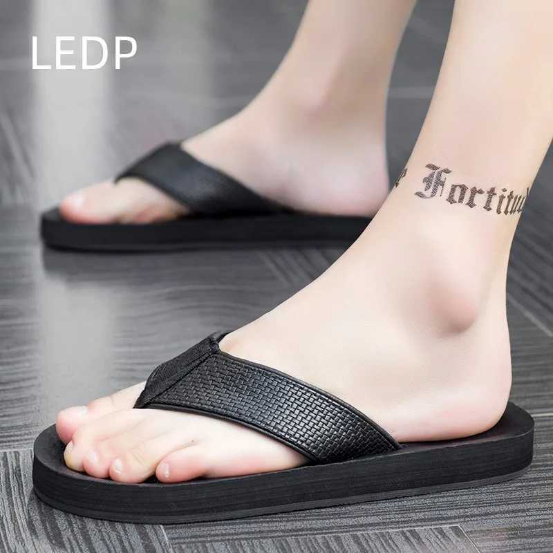 New Arrival Mens summer sandals casual fashion leather flap breathable luxury designer product T250108
