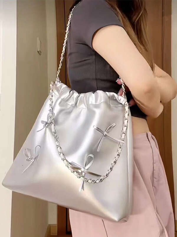 2025S Designer S New Model Sier Textured For Women Summer New Trend Chain Large Capacity Tote Fashion Versatile Shoulder Bag