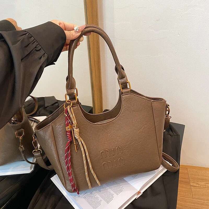2025 New Popular Tassel Handbag Capacity Women's Quality Shoulder Bag Designer Large Chain Crossbody Bag