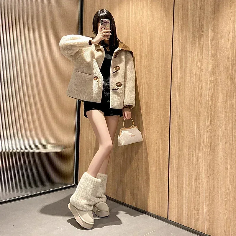 Winter Snow Boots Womens Thick Sole Fur Integrated Short Boots with Plush and Thickened Anti Slip and Warm Cotton Shoes 250106