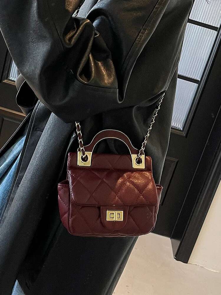 trend Diamond chain women s trendy shoulder bag autumn winter new designer leisure Western style shoulder crossbody bag