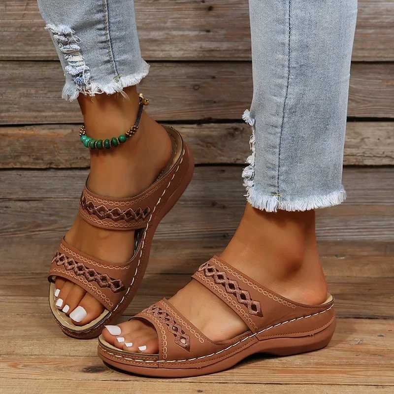 New Arrival Hollow slider summer womens sandals slider comfortable wedding sandals casual beach Roman leather womens slippers Zapatos Mujer T250108
