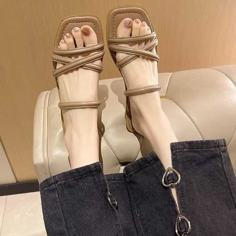 New Arrival French Slide Womens Summer New Plane with Fairy Wind Beach Slide at the Bottom of One Word T250108