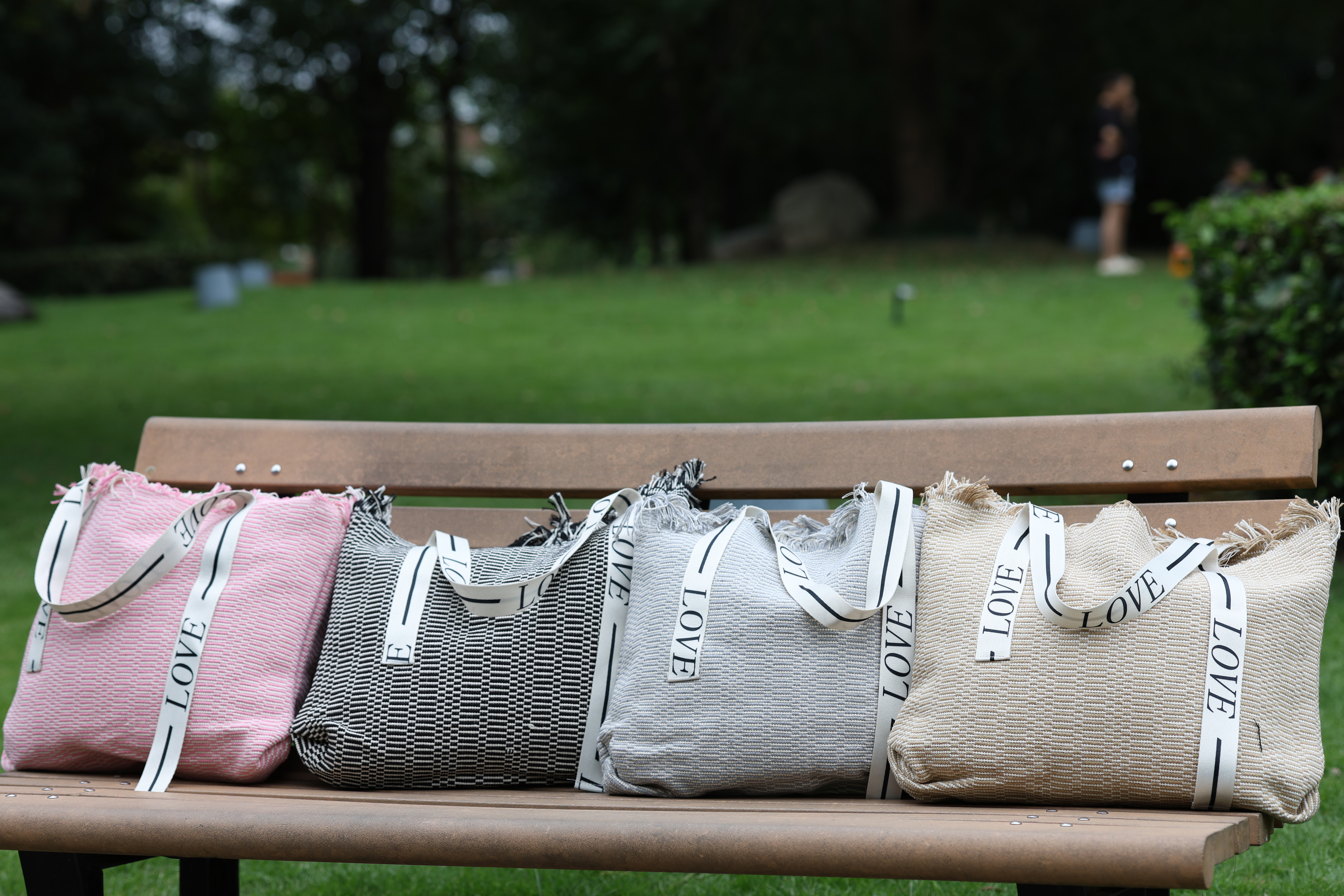 Eco-Friendly Handmade Linen Messenger Bag with Adjustable Straps for Everyday Use