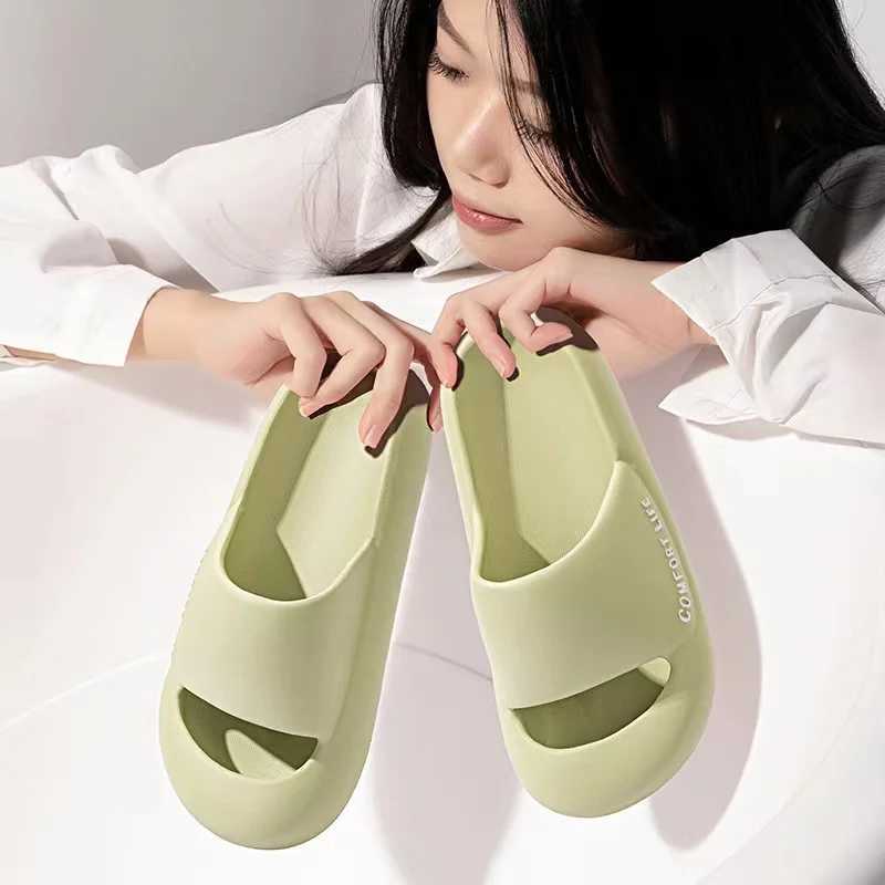 New Arrival New Thick Platform Sliding Shoes for Women Anti slip EVA Soft Waterproof Sandals Bathroom Indoor Casual Shoes Womens Summer Sliding Shoes 