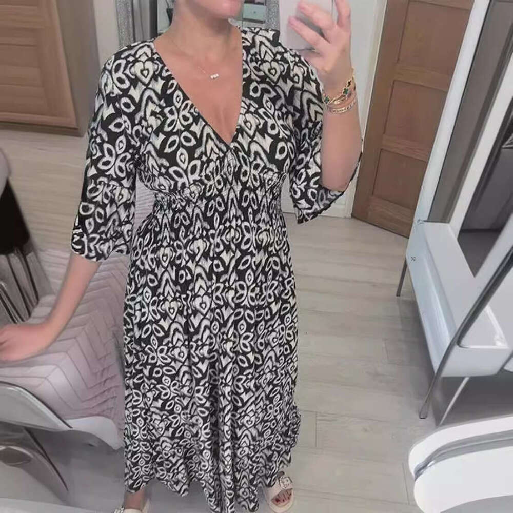 New Oversized Super Fairy V-Neck Floral Dress For Seaside Vacation Beach Skirt, Loose And Versatile Long