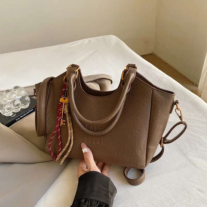 2025 New Popular Tassel Handbag Capacity Women's Quality Shoulder Bag Designer Large Chain Crossbody Bag