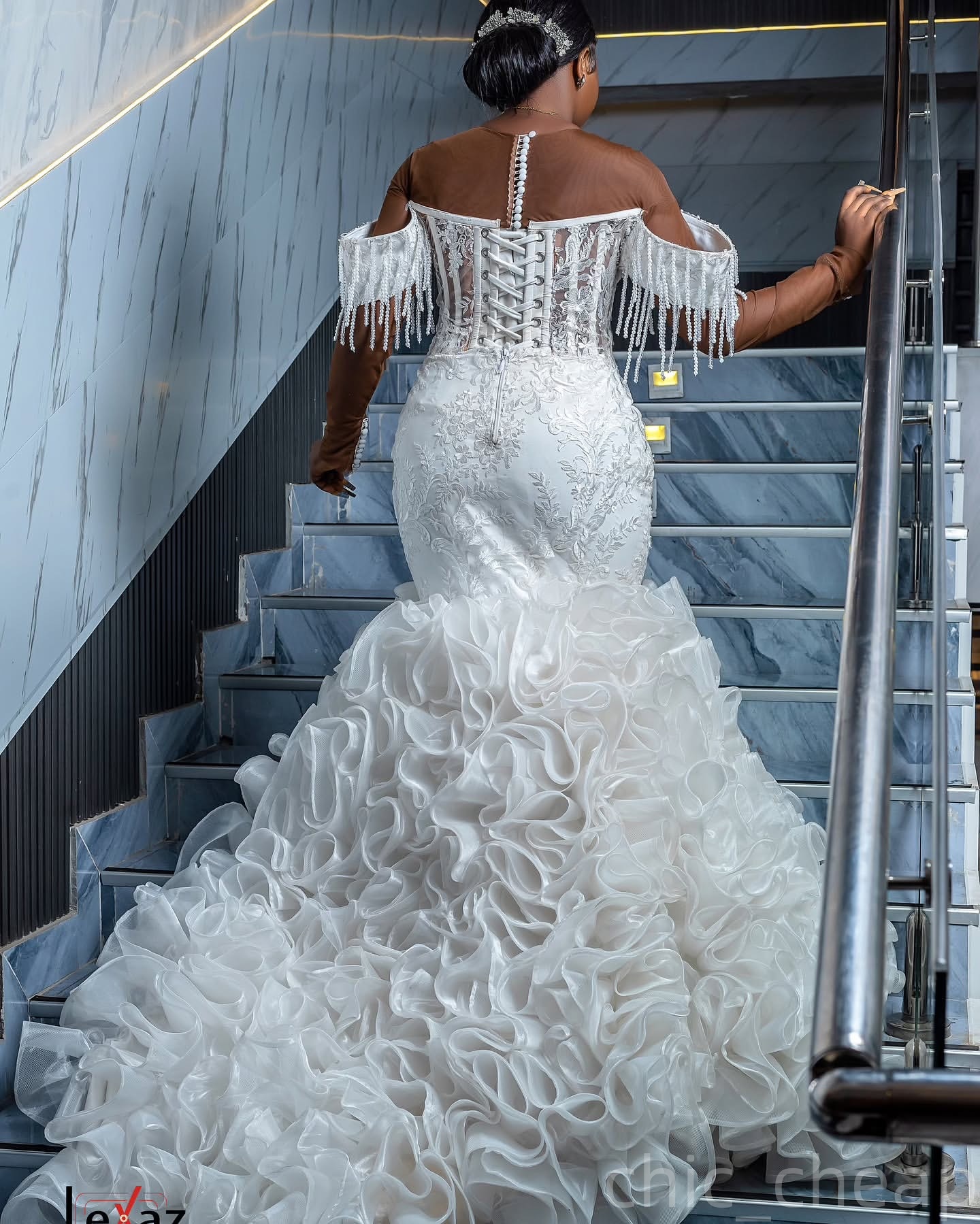 2025 Arabic Aso Ebi Plus Size Ivory Lace Wedding Dresses Pearls Flowers Beadings Organza Tiers Bridal Gowns Dress For Brides ZJ0345