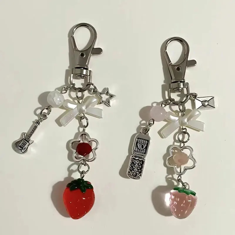 Handmade NANA inspired strawberry and peach keychain y2k fairy tale coquettish 250107