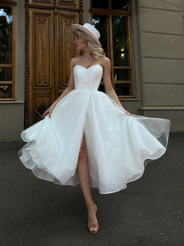 Strapless Glitter Short Wedding Dresses 2025 Puff Sleeveless Sweetheart Open Back Tulle Pleat Mini Bridal Gown Knee Length Vestidos De Noiva