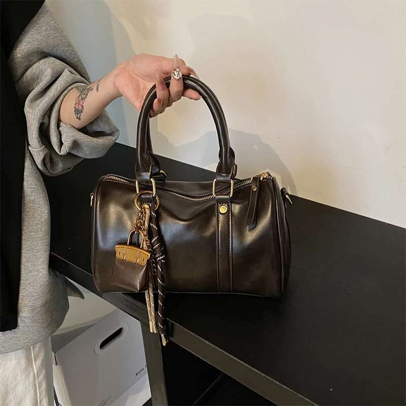 leisure New Fashion Street Korean Designer Bag Women s Handbag Boston Handbag trend Retro Texture Leather Women s Shoulder Bag