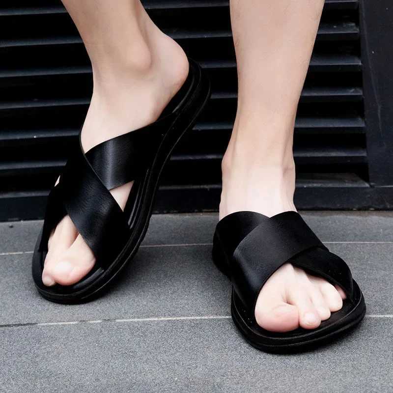 New Arrival Mens slippers summer plus outdoor beach casual sandals trend mens smooth and comfortable shoes Zapatillas T250108