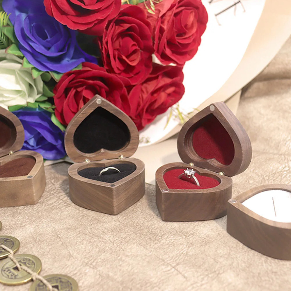 Wedding Love Ring Box Walnut Couple Ring Storage Packaging Gift Box Heart-shaped Wooden Box Earrings 250106