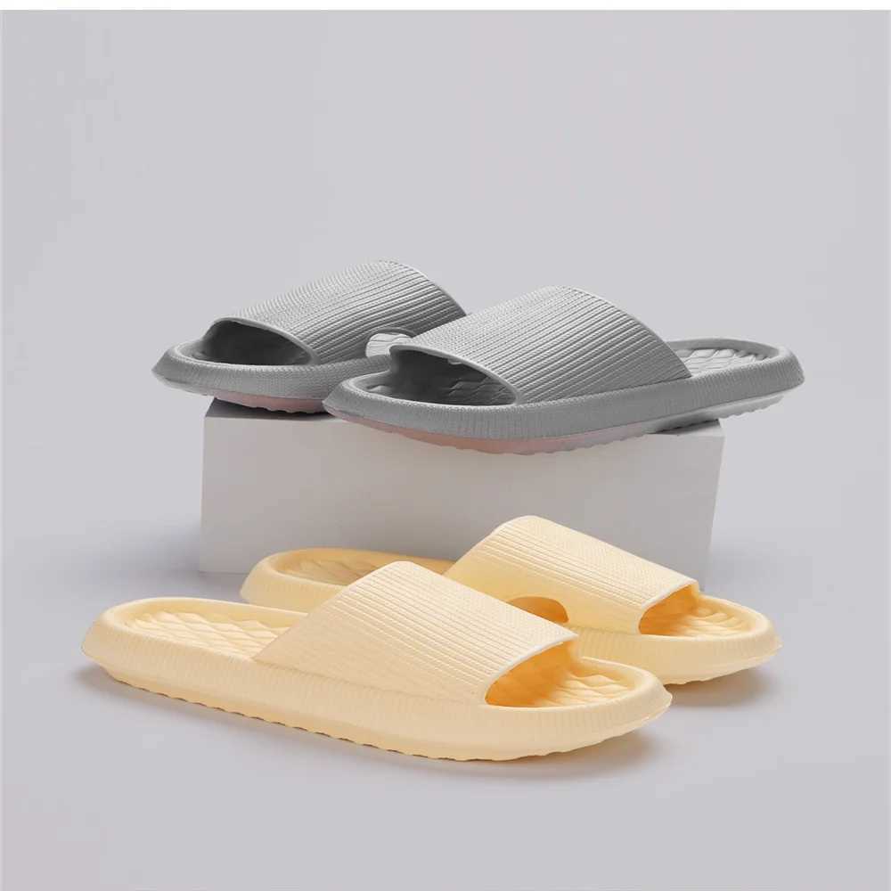 New Arrival Thick bottomed cloud slider womens summer lightweight soft soled platform sandals womens casual non slip beach shoes slider T250108