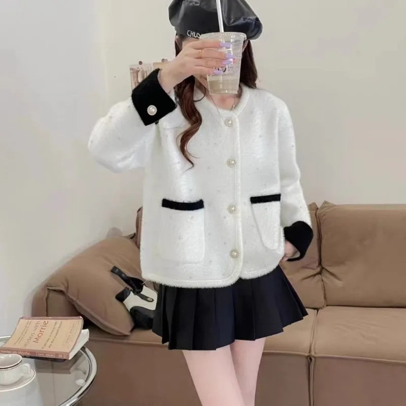 Autumn Winter elegant temperament Solid color coat Women Simplicity Casual Long sleeve tops Fashion Allmatch Cardigan Jackets 250103