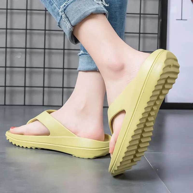 New Arrival Womens Fashion Wedge Anti slip Flip Cover New Summer Couple Home Comfortable Soft Sole Slide for Women Eva Beach Plus Size Clip toe T25010