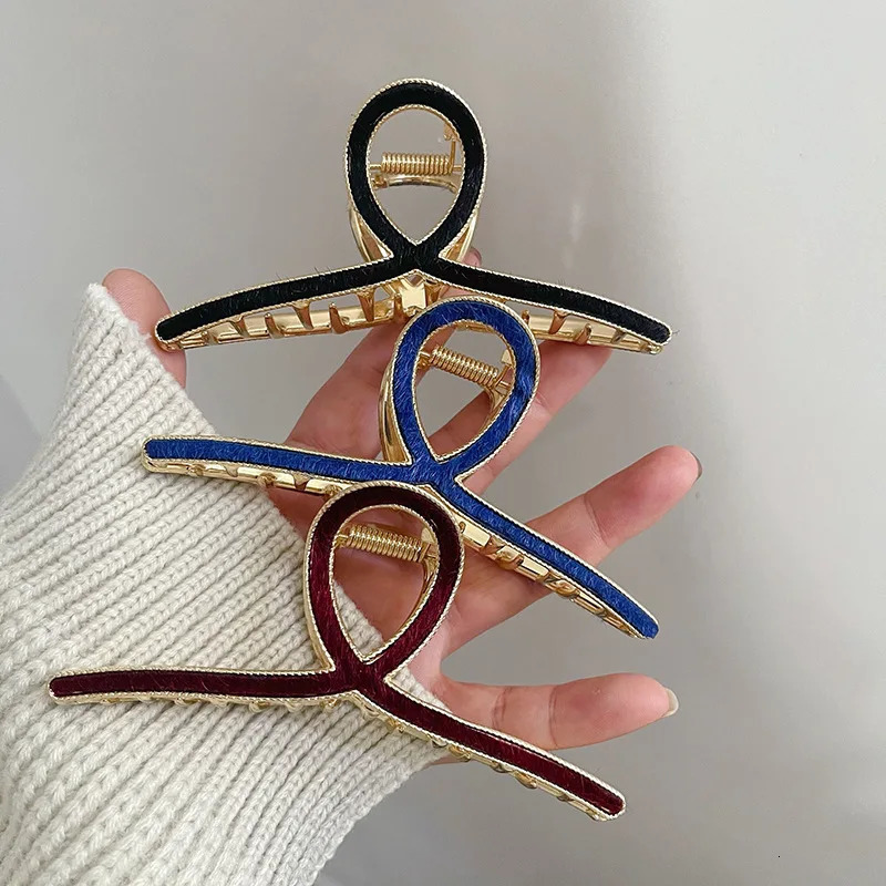 Woman Metal Hair Claws Barrettes Women Hair Accessories Hairpins Clips Headwear Ornaments Hairgrip Hair Clasp Crab 250103