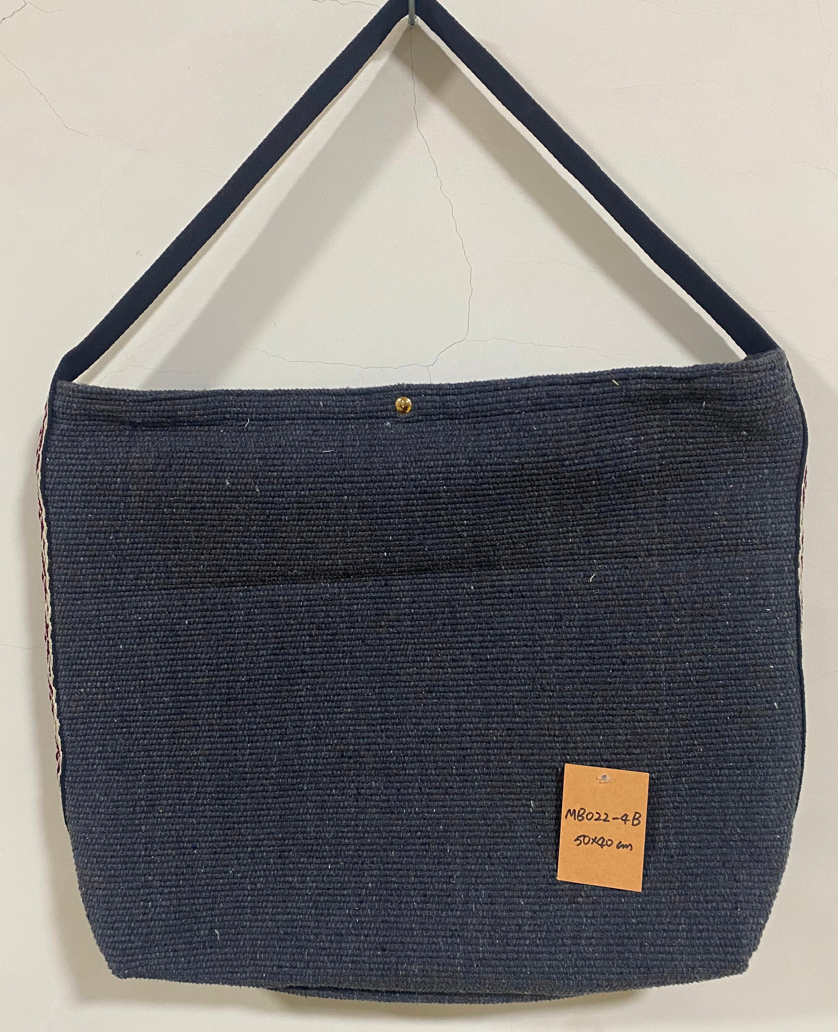 Chic Handcrafted Linen Shoulder Bag with Retro Design