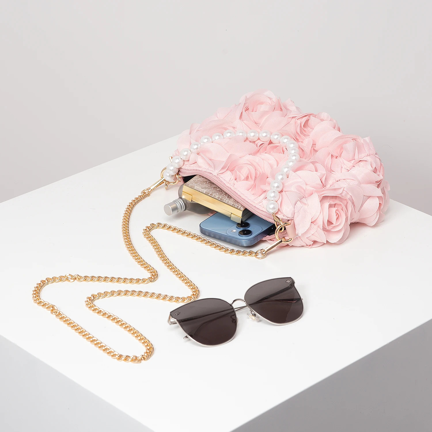 Elegant rose Flower dinner bag Faux pearl handbag metal chain crossbody bag bridal bag random pattern 250106