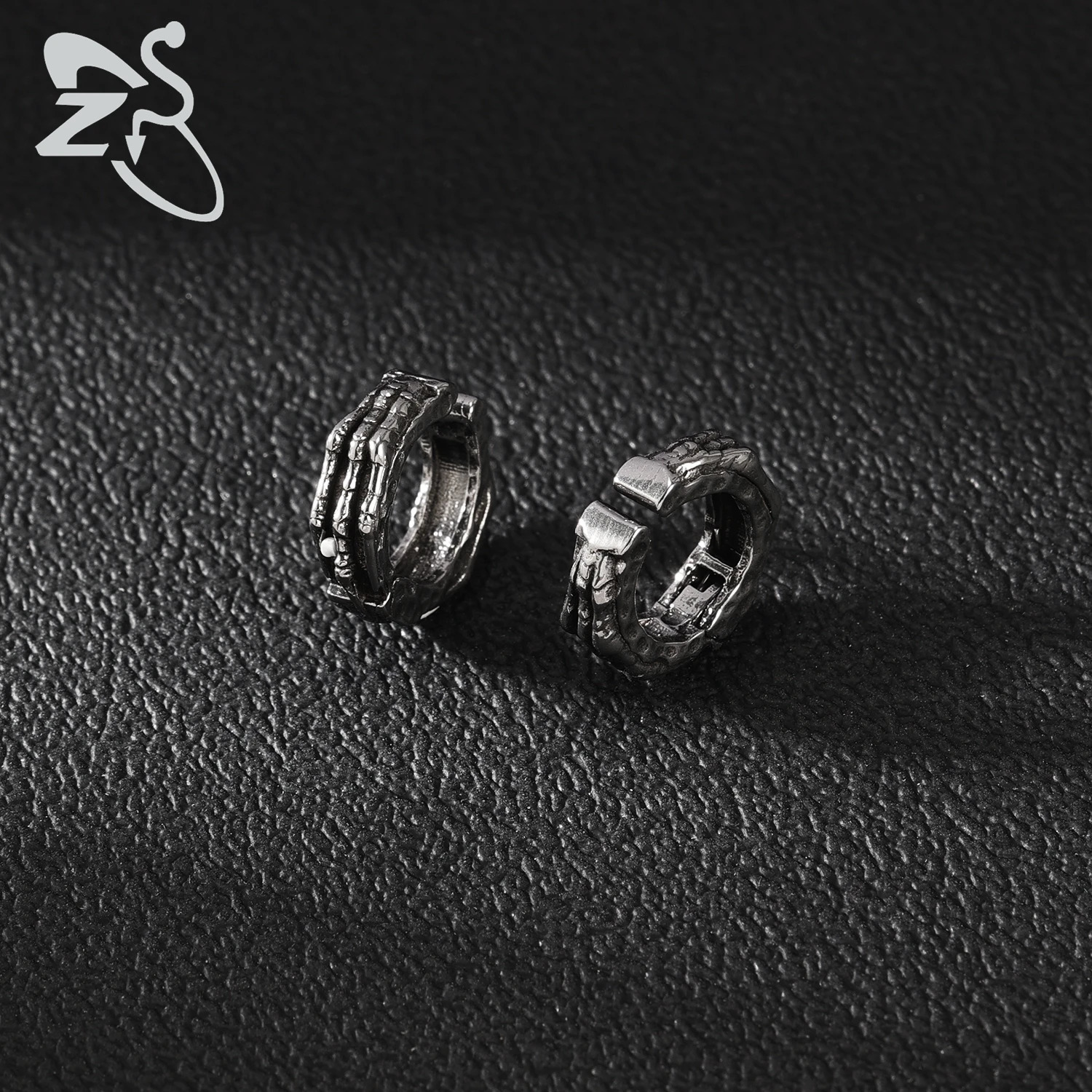 ZS 1/2PCS 316L Stainless Steel Wrap Earring Snake Claw Ear Cuff Gothic Ear Clips Punk Rock Non Pierced Cartilage Earrings 250103