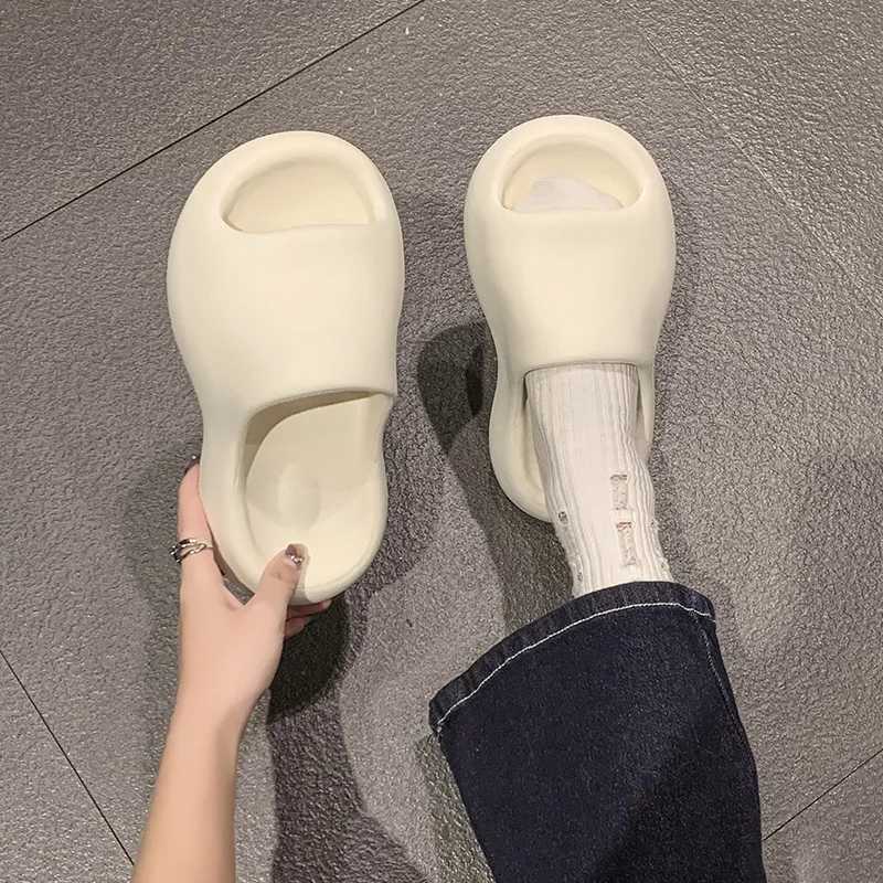 New Arrival Home Slide Womens Platform Cloud Outdoor Indoor Summer Soft Sandals Slide Flip Womens Home Rubber Shoes Womens Flat EVA T250108