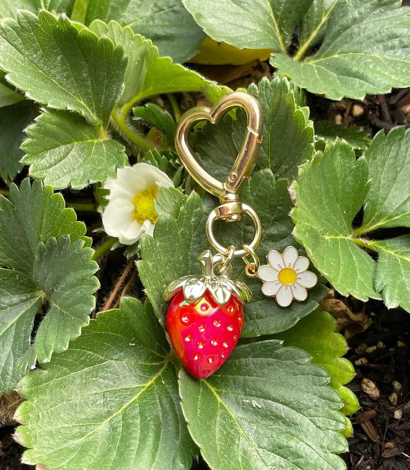 Cute Strawberry KeychainBag CharmsKawaii Heart Flower Key chains Accessories Decor for Purse Gifts 250107