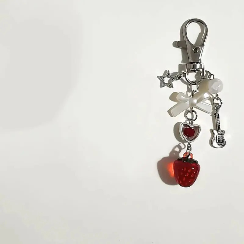 Handmade NANA inspired strawberry and peach keychain y2k fairy tale coquettish 250107