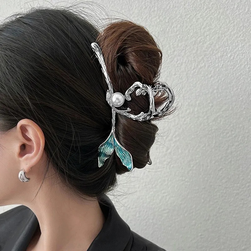 Fashion Pearl Alloy Shark Clip Elegant Mermaid Tail Metal Hair Claw for Ladies Fish Tail n Hair Accessories 250103