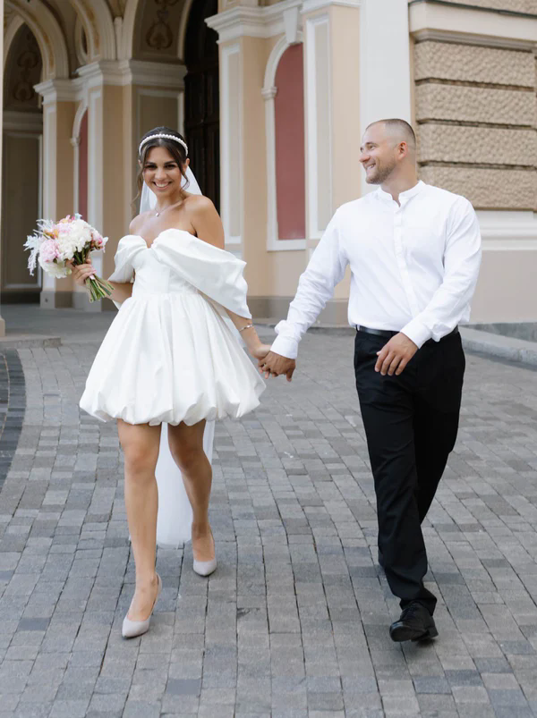 Short Wedding Dress 2025 Off The Shoulder Pleats Mini Brides Gown for Women Bride A Line Backless Cute Bridal Dresses Vestido De Novia