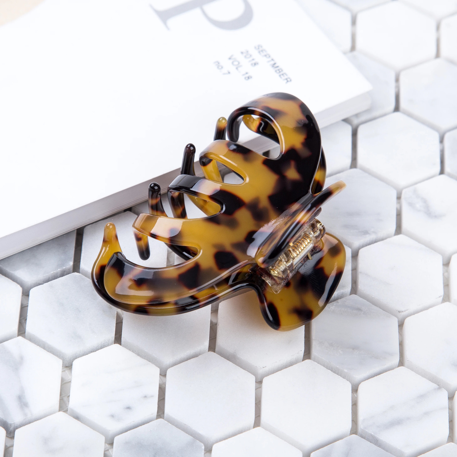 Prettyou 3.6/9cm Handmade Celluloid French n Acetate Clip Barrettes Hair Claw Tortoise Shell Fashion Accessories 250103