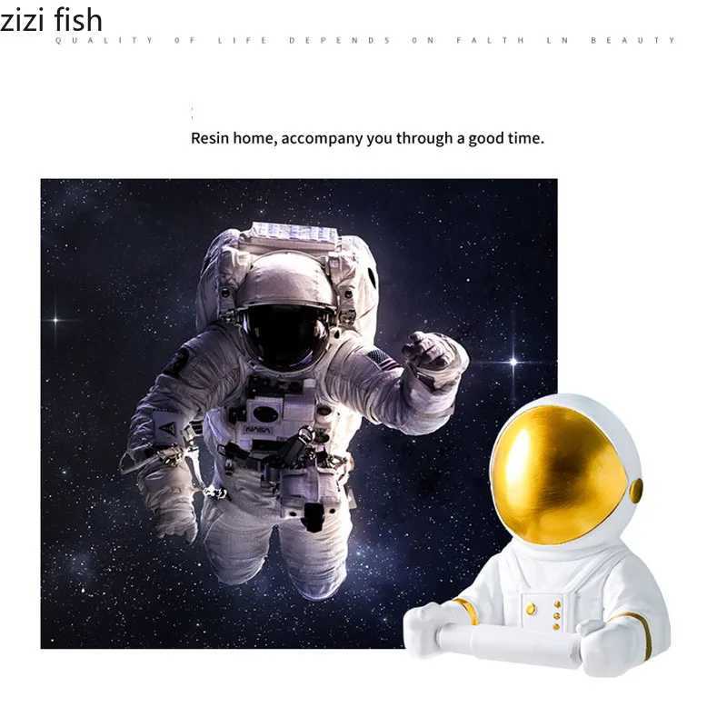Astronaut roller frame resin astronaut paper towel dispenser toilet bathroom rack wall mounted European bathroom decoration Y250107