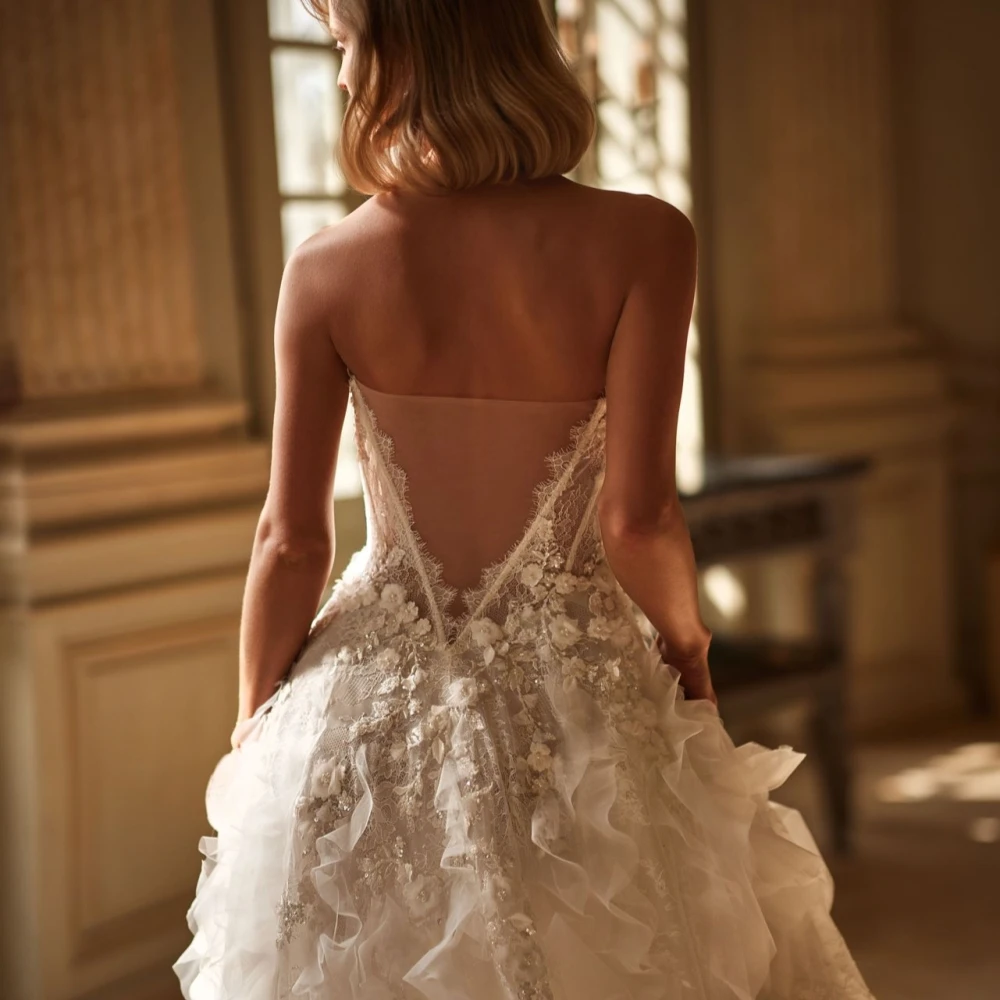 A-e Lace Applique Bridal Gown, Sweetheart Neck Sleeveless, Sweep Train, Customizable Wedding Dress